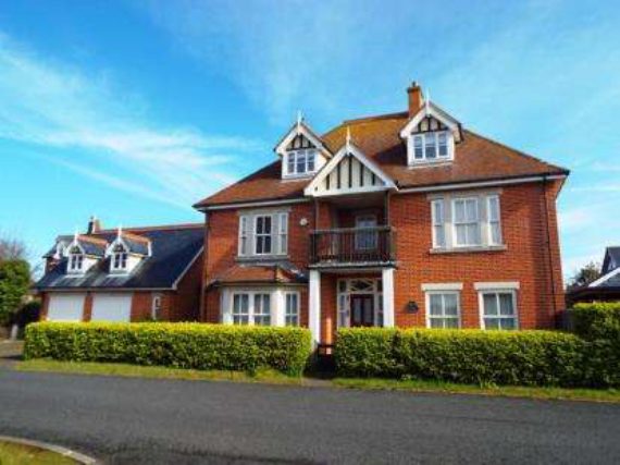 6 Bedroom Detached